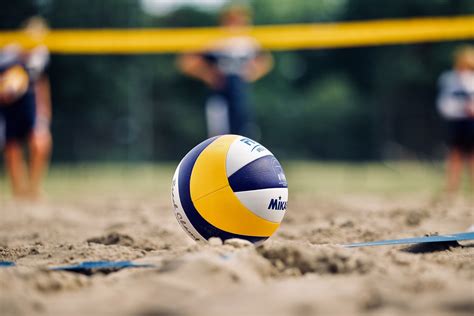 Beach volleyball .